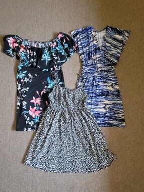 Women's Bundle of 3 Size L Mini/Midi  Dresses